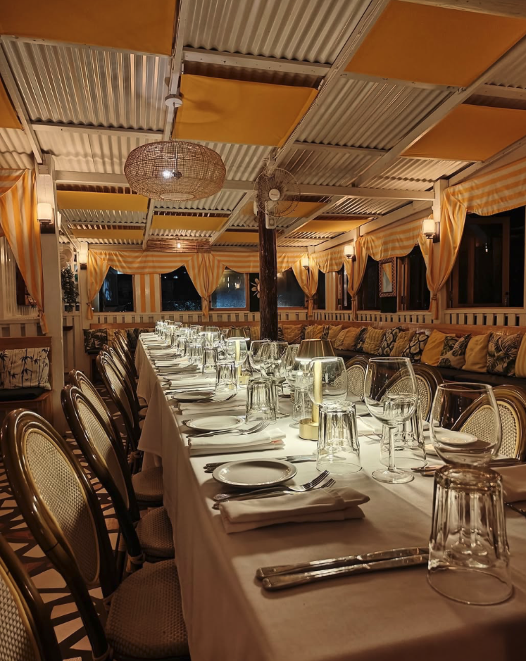 Le Shack private events table