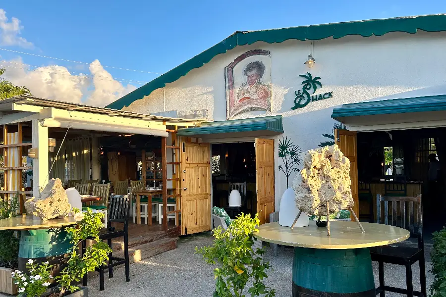 Le Shack exterior front